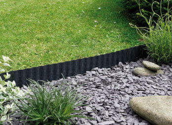Practical lawn edging with a modern look