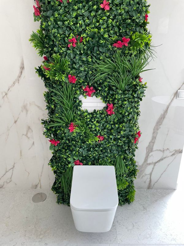 Installer un mur végétal artificiel dans sa salle de bain - Nortene