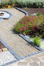 Que faire avec du gravier au jardin : nos idées déco