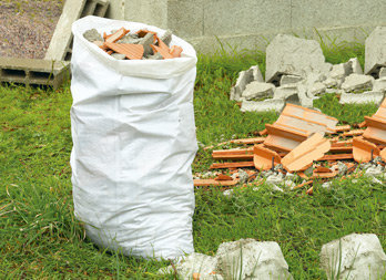 Lot de 10 sacs à gravats en PE tissé