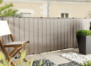 Decorative, modern-style privacy fence for balconies and terraces