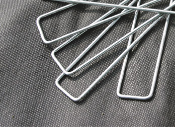 Pack of 10 small metal staples
