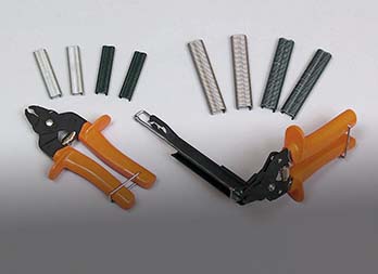 Pliers and clips for fastening metallic and plastic fences