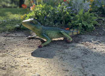 Iguane figuratif en métal