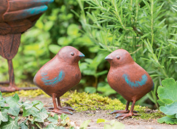 Lot van 3 beeldjes van kuikens om naast hun moeder Picota te plaatsen