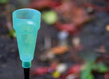 Push-in rain gauge