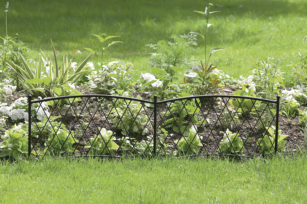 Clôture de jardin, bordures en plastique blanc plante herbe